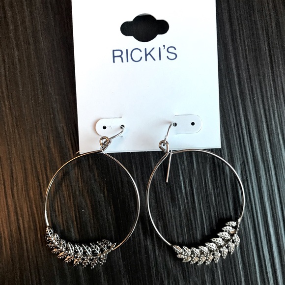 3/$12  Ricki’s Hoop Earrings with Leaf Detailing - Picture 1 of 2